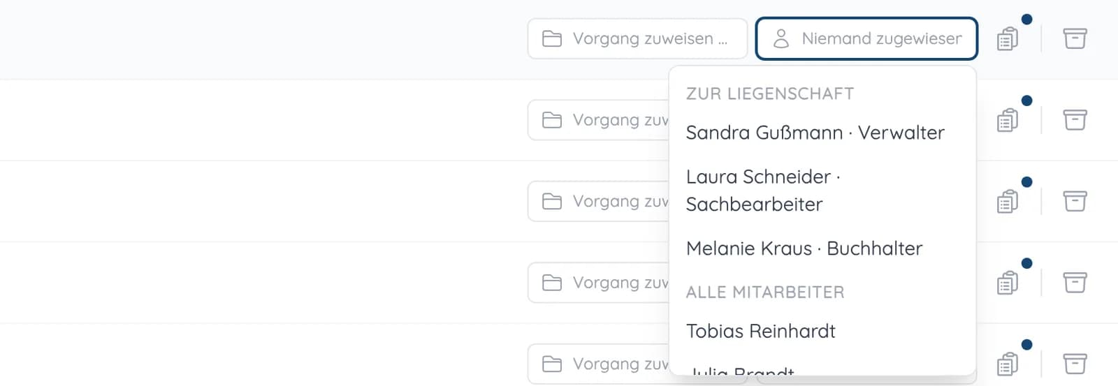Anrufliste mit geöffneter Auswahl der Zuständigen: zuerst Verwalter, Sachbearbeiter und Buchhalter der Liegenschaft, darunter alle Mitarbeitenden