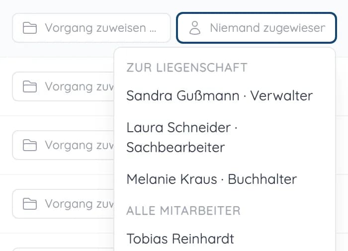 Auswahl „Zuständig“ an einem Anruf mit Mitarbeitenden der Liegenschaft – Verwalterin, Sachbearbeiterin, Buchhalterin – und darunter allen Mitarbeitern