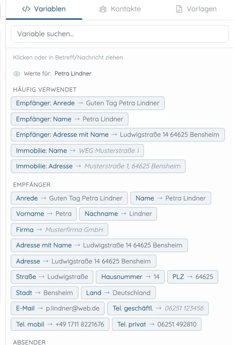 Seitenleiste beim Schreiben mit Variablen wie Anrede, Name, Adresse und Immobilie sowie den Reitern Kontakte und Vorlagen